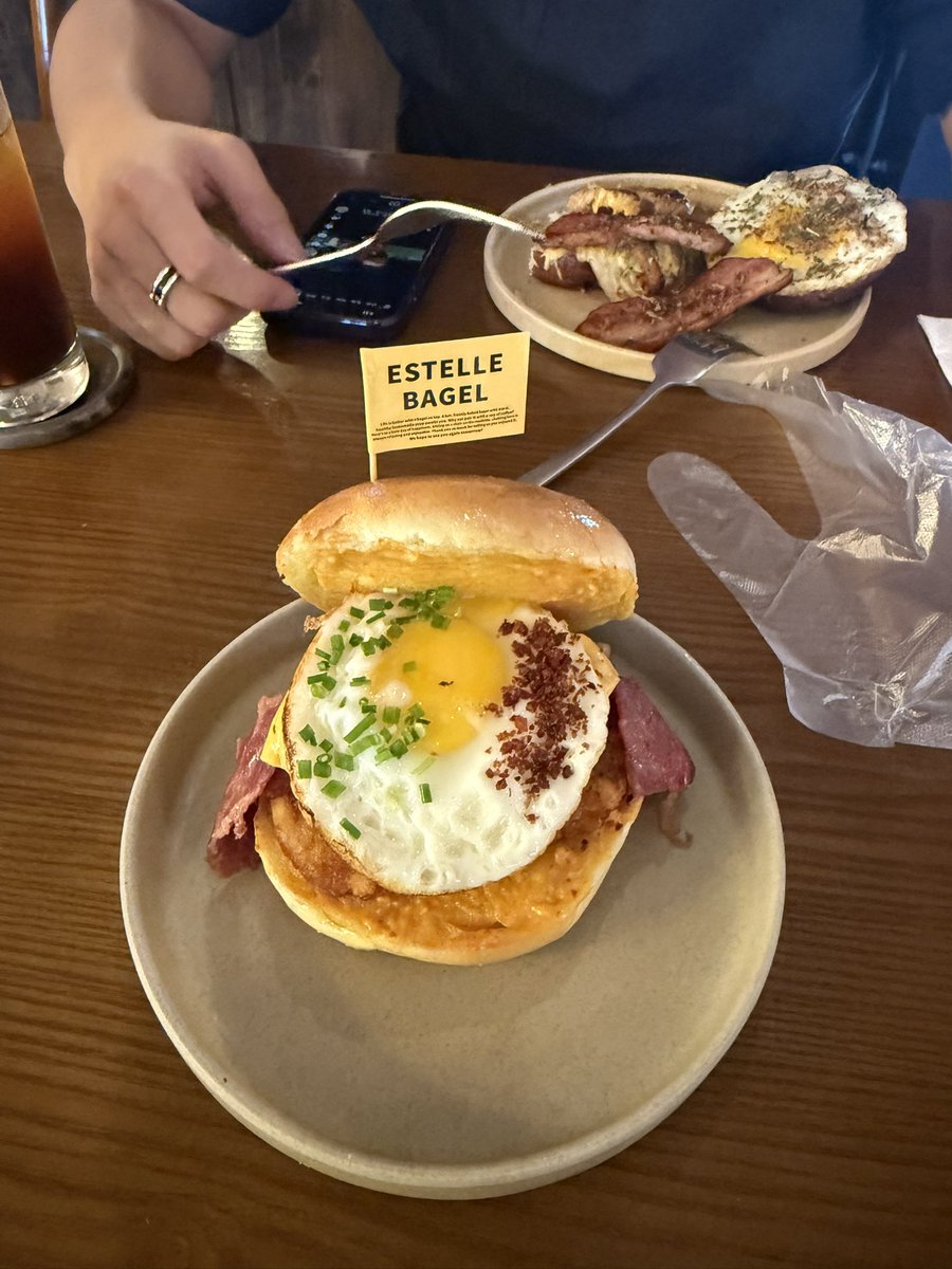 Fatty tweet media