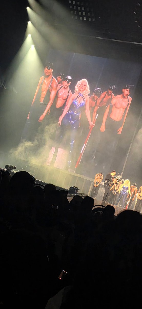 #CARDIB OWES ME NOTHING! A time was had, my throat hurt yall I was singing every song word for word, bar for bar. Cardi left it on the floor tonight. I was hoping Jeezy came back but we got THE MISSY ELLIOTT. #statefarmarena do better cause how do you mistreat your guess?