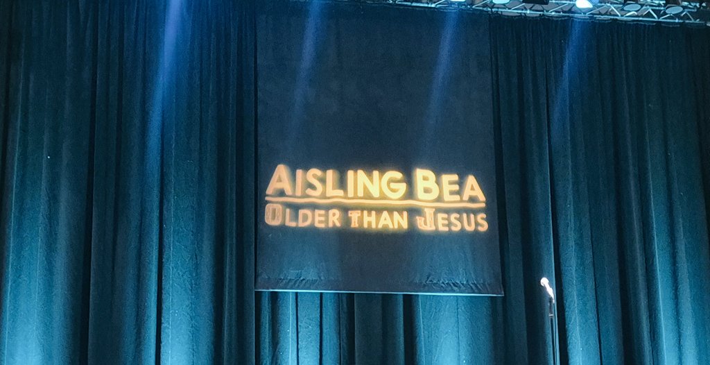 TheRogue87's tweet photo. On a night where just about anything that could go wrong, did go wrong, @WeeMissBea really did hold it together and deliver a fantastic show at the Music Hall. https://t.co/iRO09ulOQj
