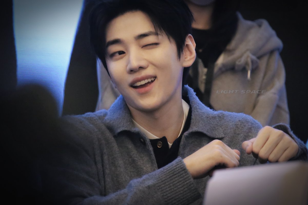 박재찬시그널만렙_LIGHT SPACE tweet media