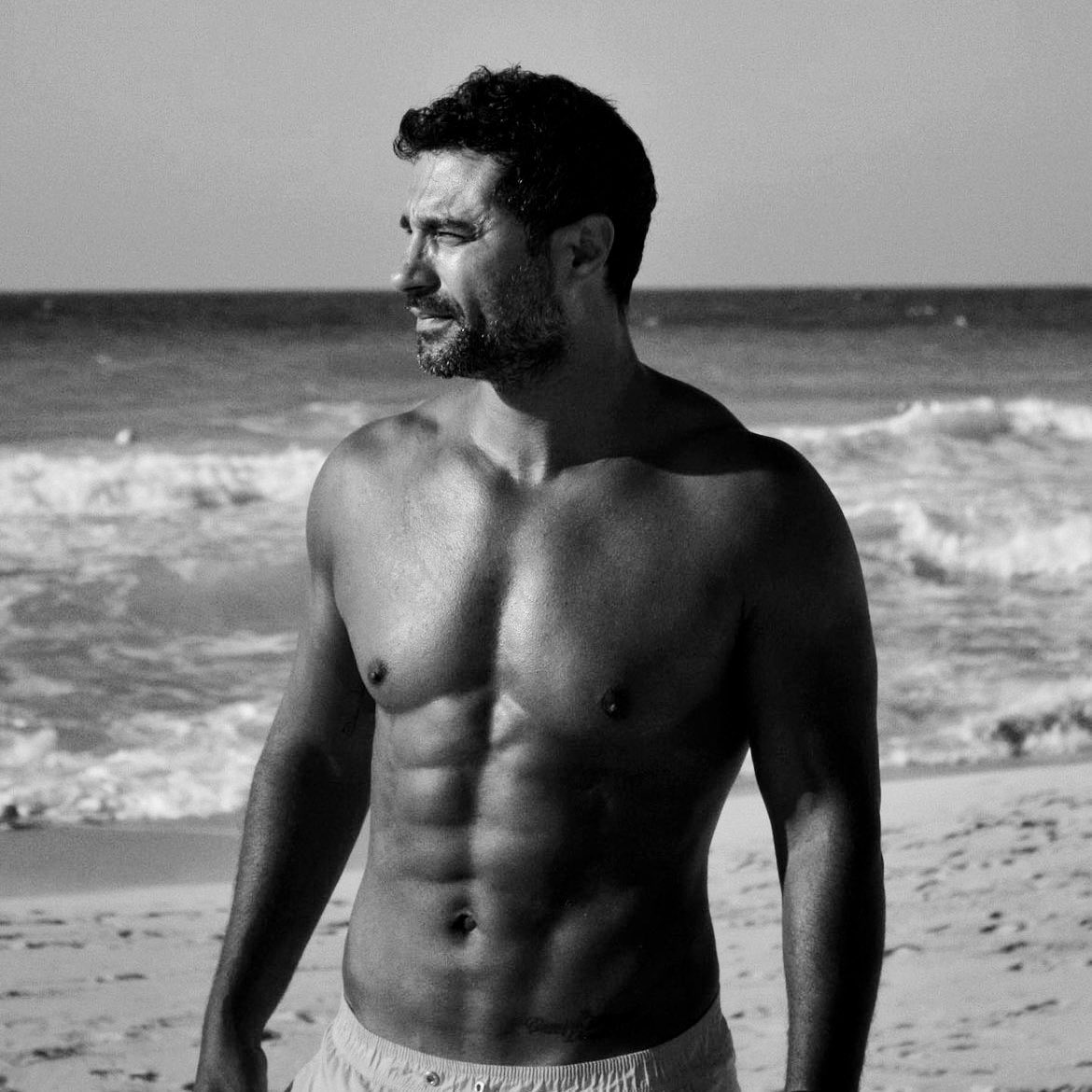 ArabMaleCeleb+ tweet media