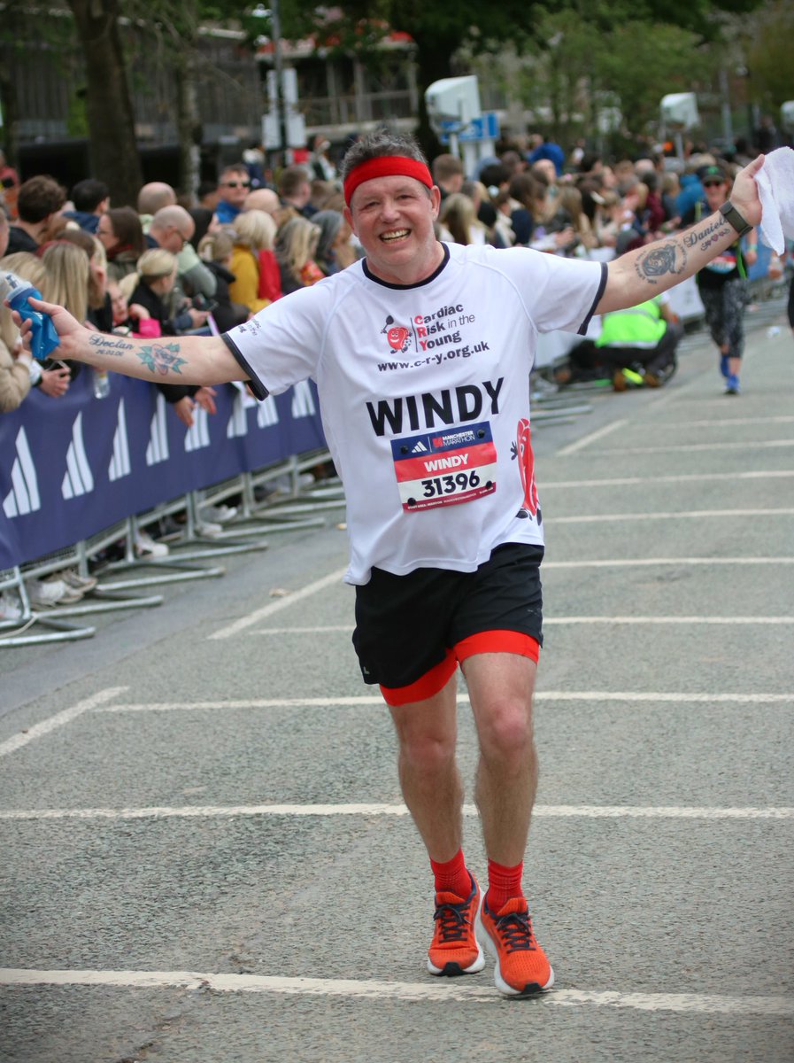 WindyWilson88's tweet image. Manchester marathon . . .

*Sunday April 19th 07:20

Windy says best of luck if yer running @Marathon_Mcr today

I ran it in 2024 for @CRY_UK - it's still one of my favourites, and my current PB at 4:24

#onelove #manchester #runner #manchestermarathon #12aweek
