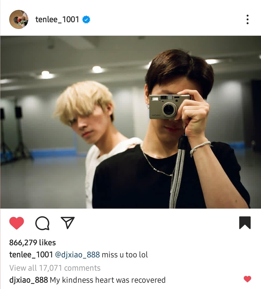 🐱: kinda miss you guys
🐶: my weak heart was broken

🐱: miss you too lol
🐶: my kindness heart was recovered