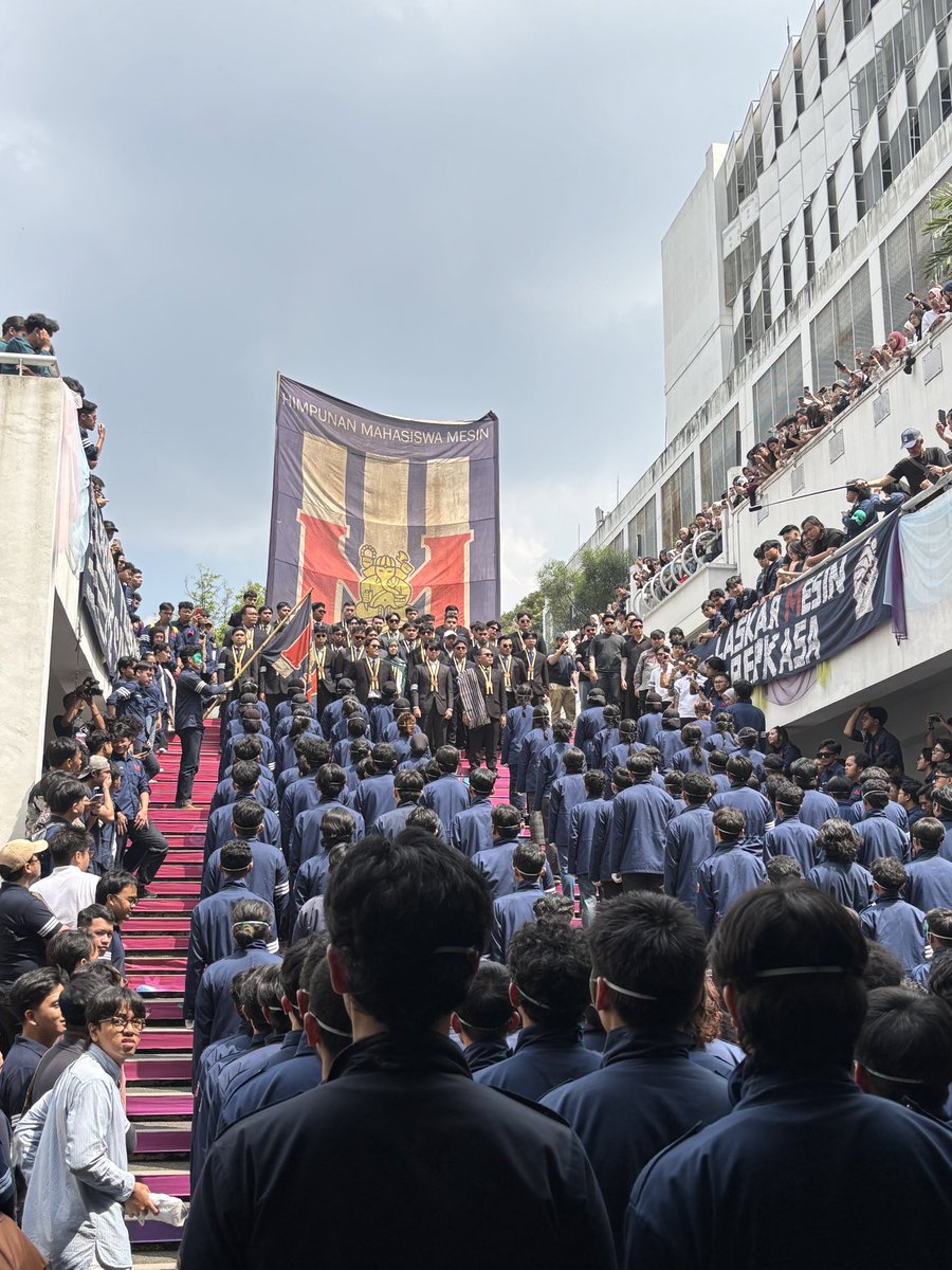 Parade Wisuda April ITB 2026 tweet media