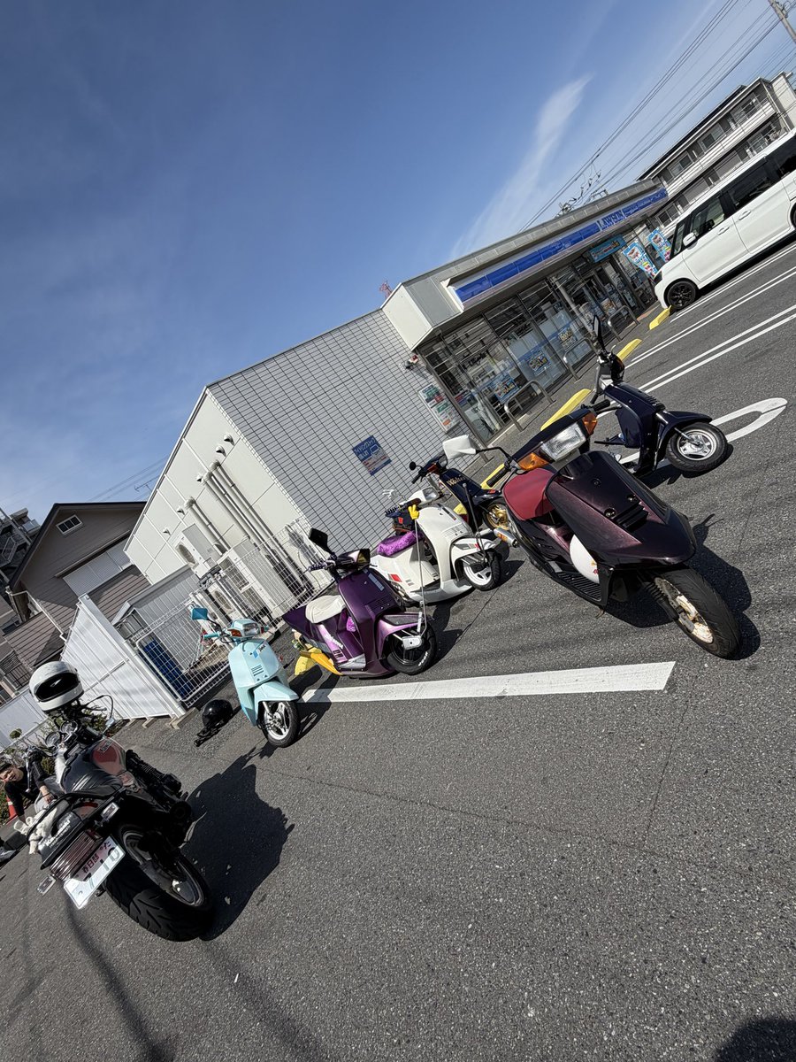 kohei_ganma's tweet photo. アリオ上尾旧車ミ－ティング参戦。暑かったけど楽しかった https://t.co/rOBPSJpRvS