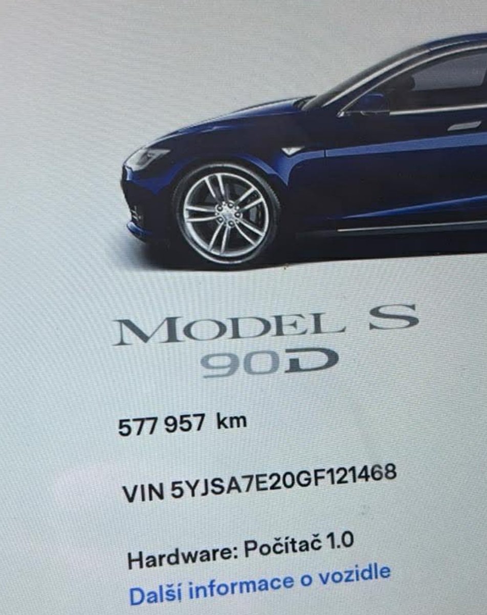paviuk's tweet image. A pak že ty elektromobily nic nevydrží, kamarád má 577tisic  #tesla #elektromobil