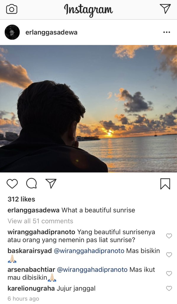 sourcesmiles's tweet photo. they’re divorced but somehow end up watching the sunrise together https://t.co/IPoyz3l2Rb