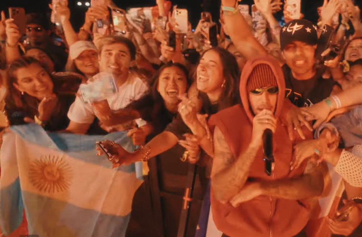 tinchogro's tweet photo. VENI A ARGENTINA XFAVOR #BIEBERCHELLA #COACHELLA https://t.co/cuTUKE39vX