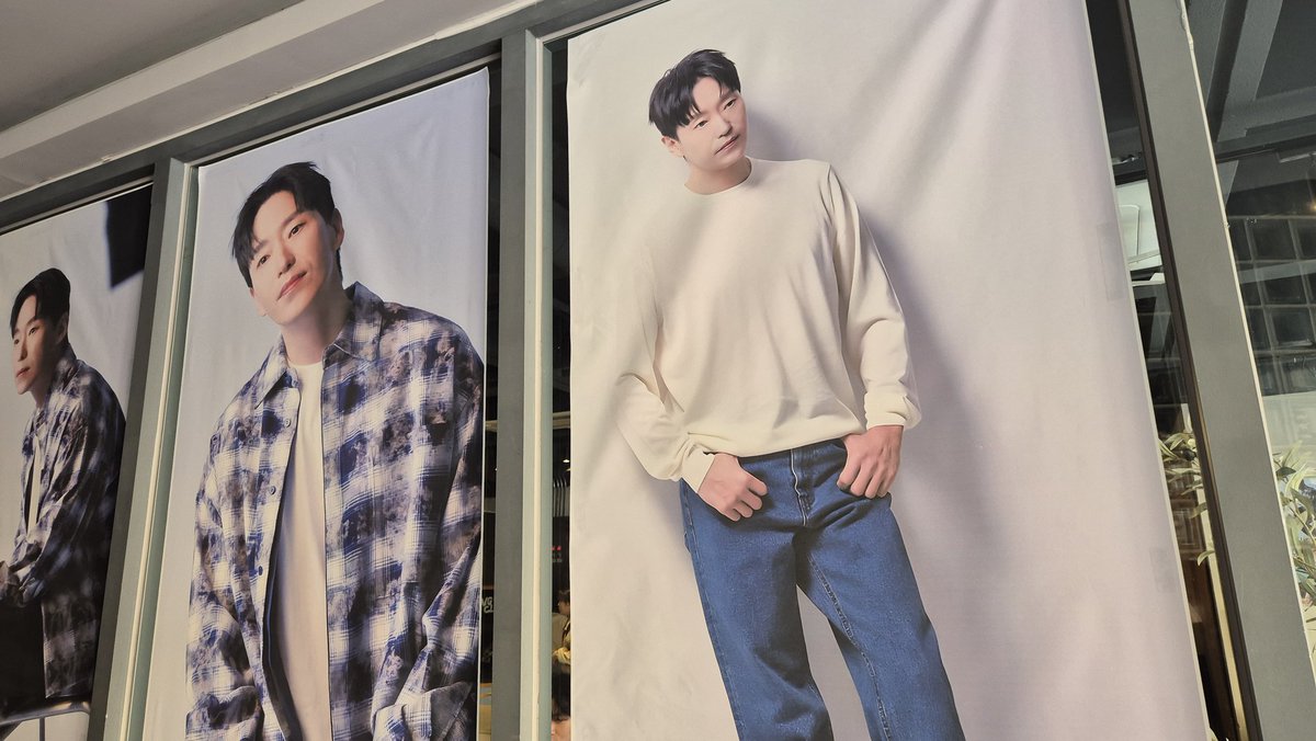 #DIVE_INTO_UKJ #엄기준
#폭스다이빙클럽_회원모집
#HAPPY_KIJOON_DAY

마지막 날에 와서 다른 특전을 못받았지만
너무 좋았어요! 👀