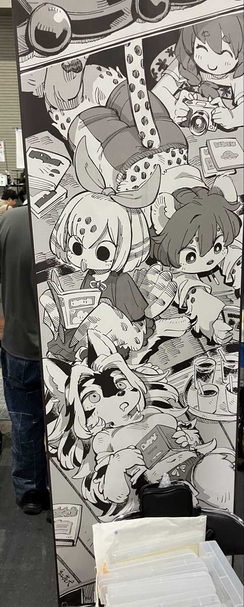 すいません、今回もポスター原価でお譲りしますのでお金持ちの方よろしければ持って帰ってやってくれませんか…??
7200円するんですが、紙製じゃ無くてちょっと良い感じの素材感です