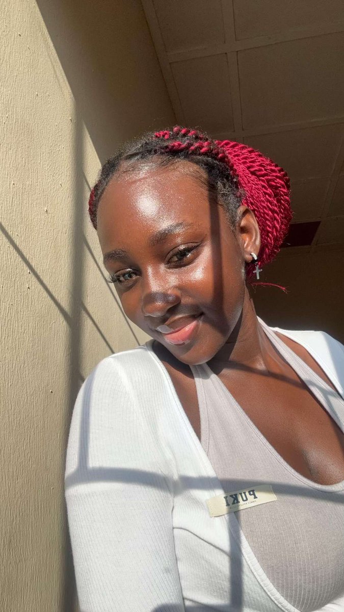 Claire 💙 tweet media