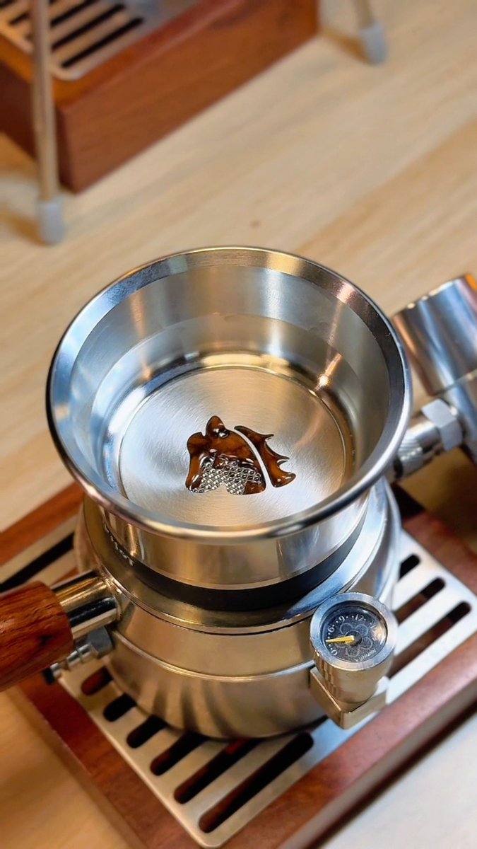 RUNNNNCoffee's tweet image. のんびりコーヒー☕️なんか落ち着く#UPHOT #coffee #コーヒー時間 #エスプレッソマシン #espresso #espressomachine #コーヒー好き #コーヒー好きと繋がりたい #コーヒーのある暮らし #coffeevibes