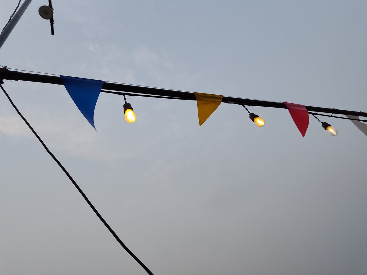 NNuntasri's tweet image. Evening at Makad rooftop.
#evening #Chiangmai