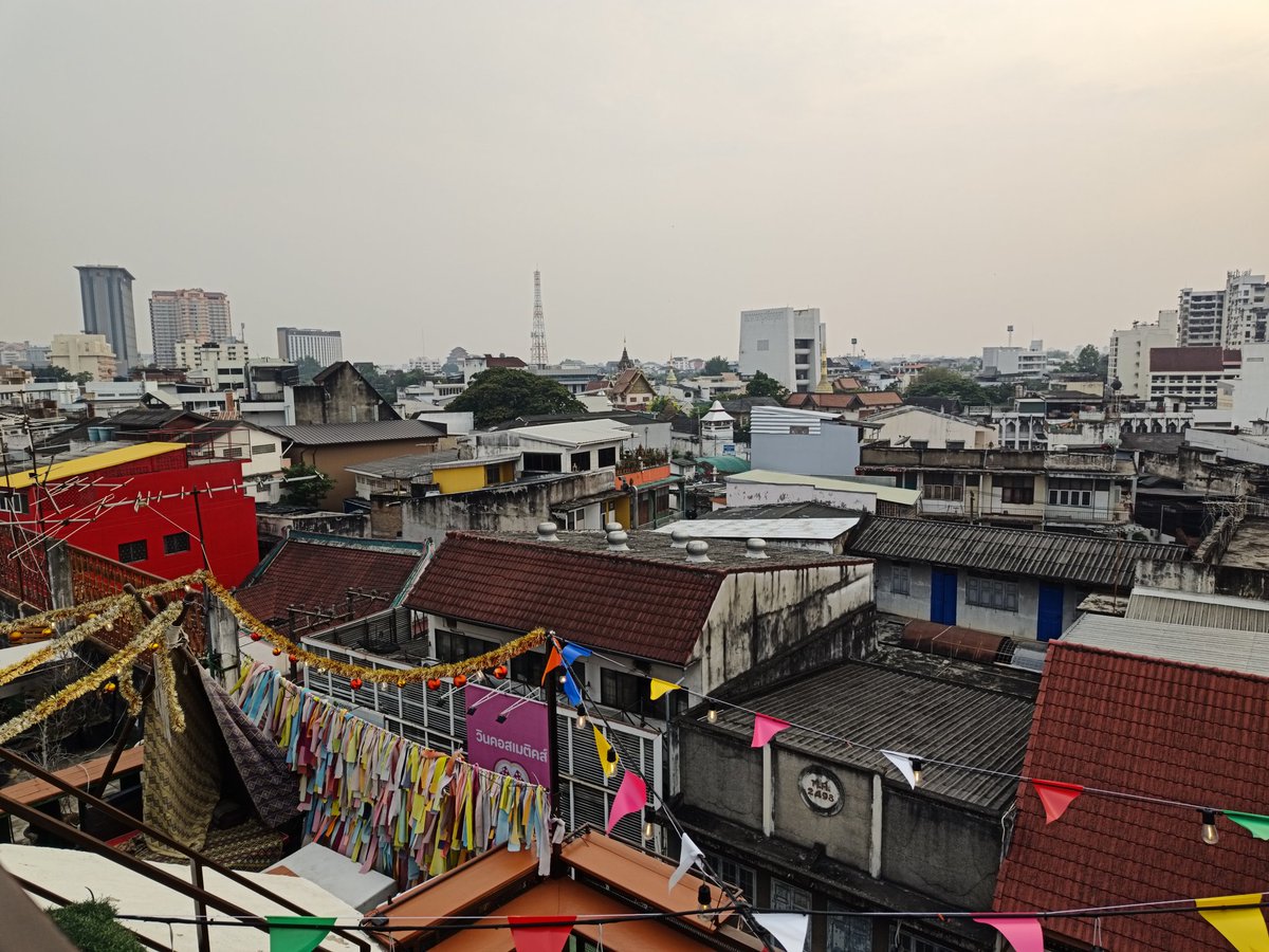 NNuntasri's tweet image. Evening at Makad rooftop.
#evening #Chiangmai