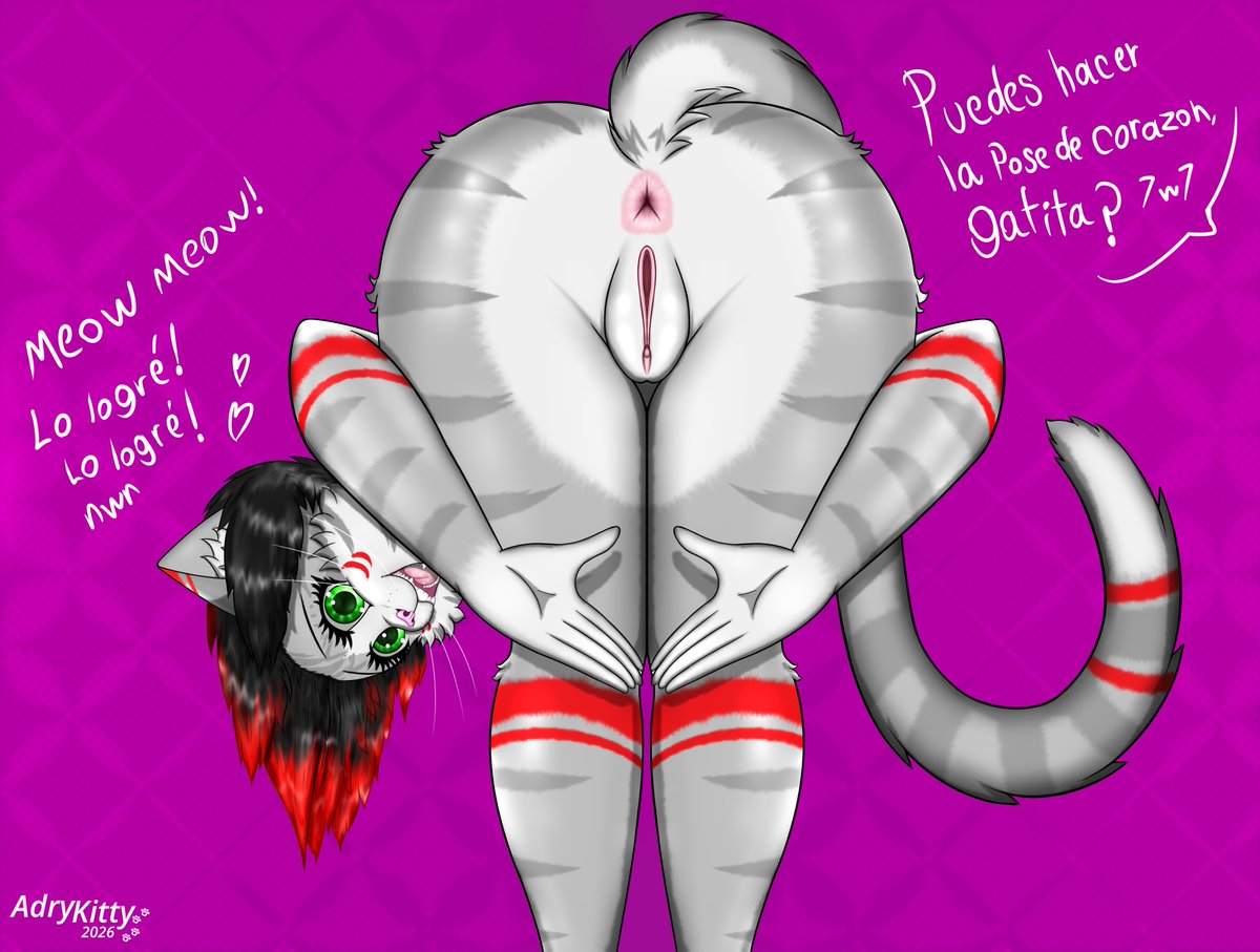 AdryKitty417's tweet photo. Puedes hacer la pose de corazon?
-lo logré, lo logré n.n https://t.co/KqbX5q6LwR