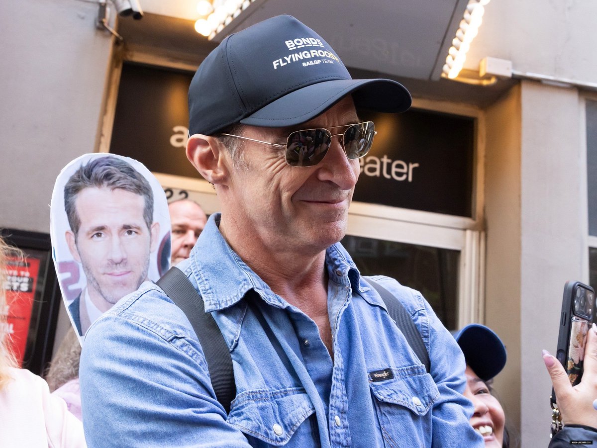 hjackmancom's tweet photo. 📸 Hugh Jackman out in New York City on April 18.
https://t.co/9Ny5Av4ngk https://t.co/b7UPMMLBDT