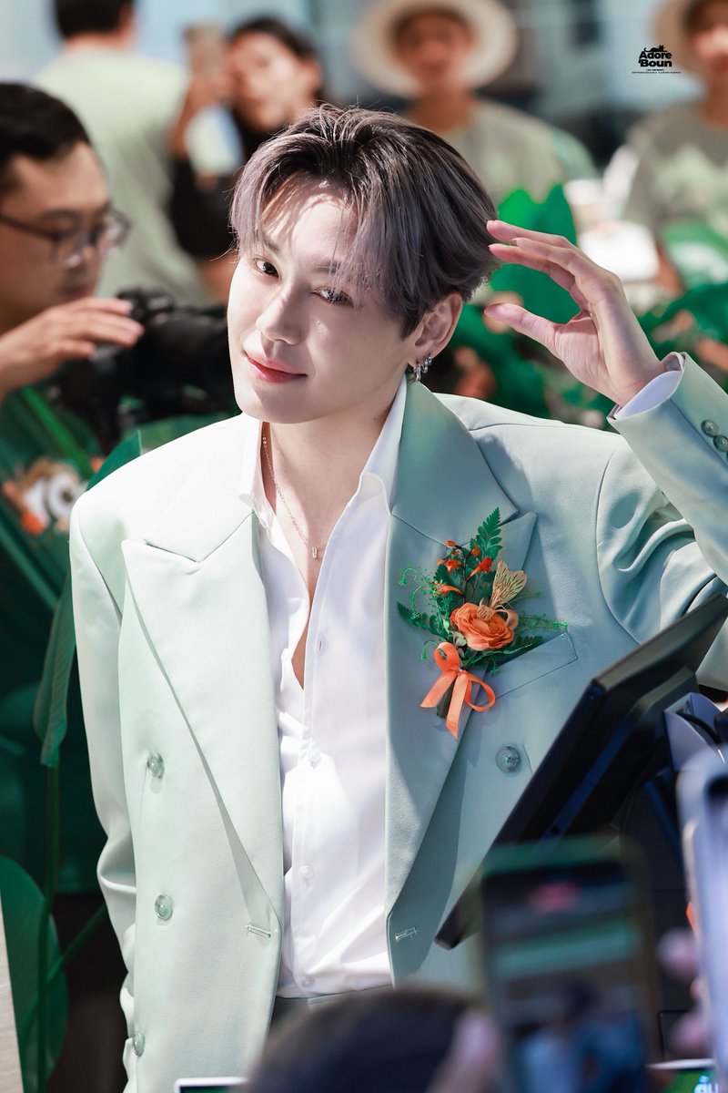 𝐀𝐝𝐨𝐫𝐞_𝐛𝐨𝐮𝐧 tweet media