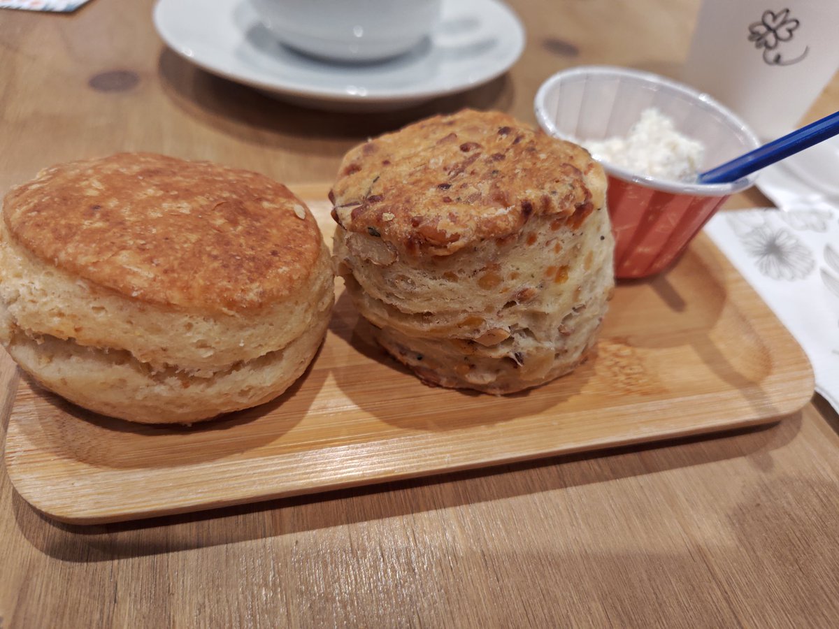 としぴぃ tweet media