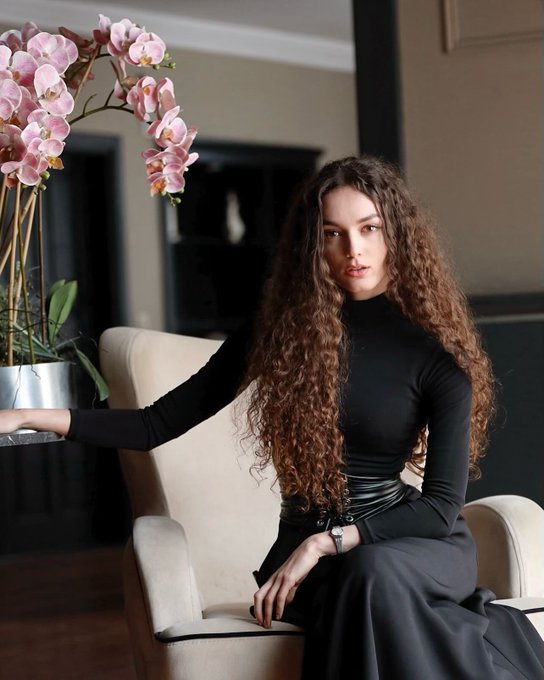 Nana Stambolishvili “İnsanlar” dizisinde 

Emin Alper’in yöneteceği MGX Film imzalı “İnsanlar” dizisinin hazırlıkları sürüyor. 

Milay Ezengin’in yazdığı dizinin ekibine daha önce Emanet dizisinde başrol oynayan Gürcistanlı oyuncu Nana Stambolishvili katıldı.