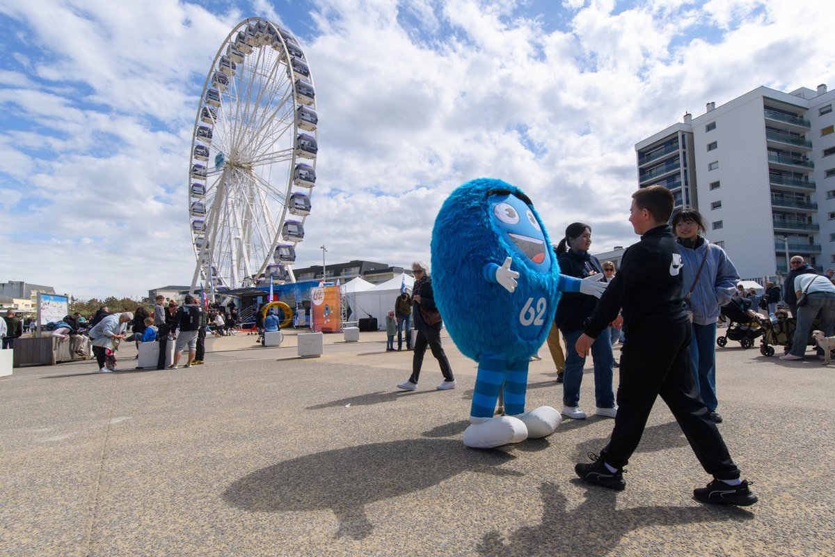 pasdecalais62's tweet image. 🖍️🧒🧓 “Paz, un #dessin pour nos aînés” : Paz, la mascotte du #PasDeCalais, vous attend pour l'ouverture de son grand #concours de dessins solidaire aux Rencontres Internationales de Cerfs-Volants de #Berck-sur-Mer !
ℹ️ Détails et règles du concours : pasdecalais.fr/paz-un-dessin-…