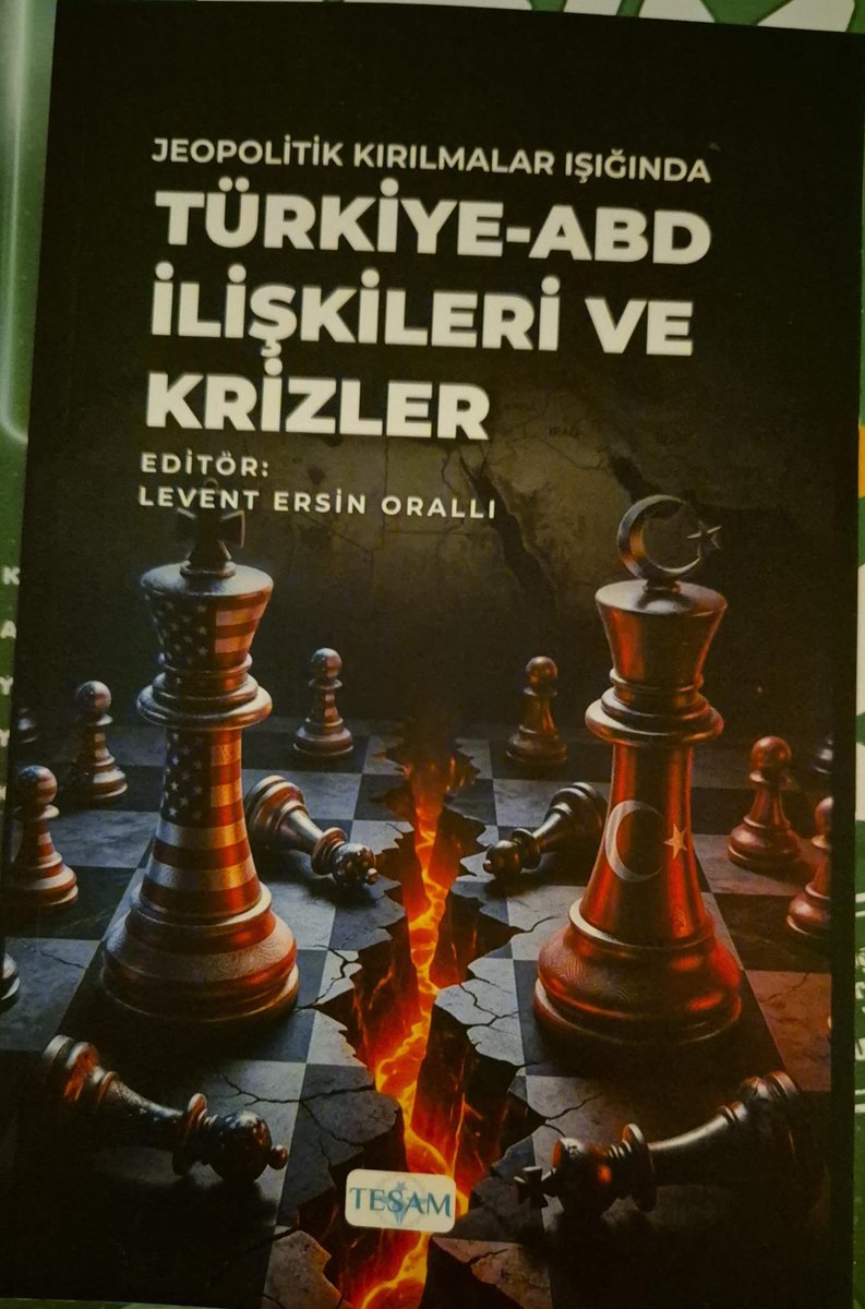 DiriozAO171269's tweet image. Değerli @levent_ersinn  Orallı Hocamızın editörlüğünde, @tesamtr  Yayınlarından çıkan, "Jeopolitik Kırılmalar Işığında, Türkiye - ABD İlişkileri ve Krizler" başlıklı kitaba 📚, dostum Dr. @Ertugrul_Tulun 'la beraber #drone lar ile ilgili bir bölüm yazarak katkıda bulunduk.