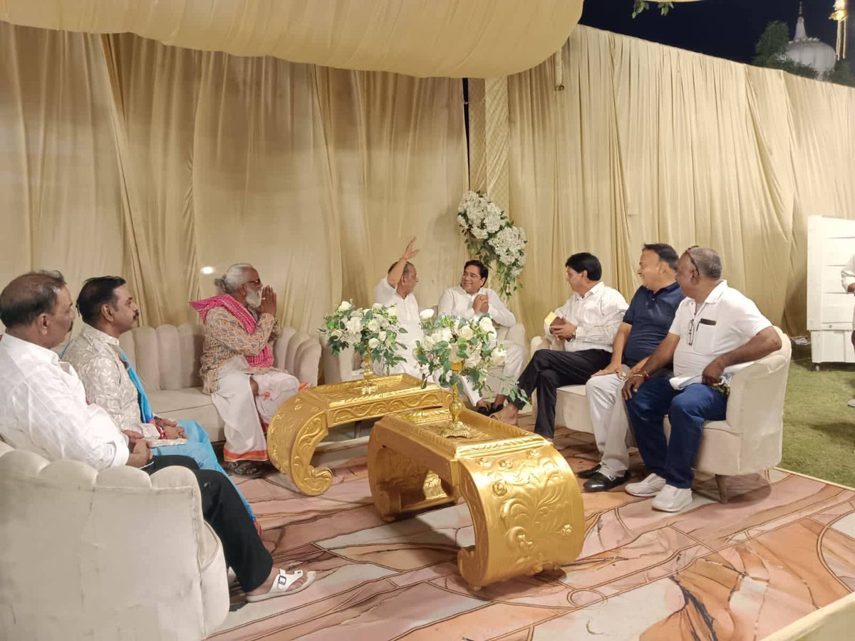 SureshRawatIN's tweet image. पुष्कर विधायक क्षेत्र के परिवारजनों के मध्य विभिन्न सामाजिक कार्यक्रमों में सहभागी बना।

#SSR #Pushkar