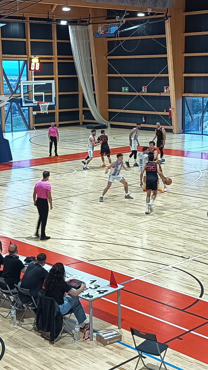 UPBGandia's tweet photo. 𝗙𝗢𝗧𝗢𝗚𝗔𝗟𝗘𝗥𝗜́𝗔 | 📸🏀
🤳🖼️📂𝗟𝗮 𝗚𝗮𝗹𝗲𝗿𝗶𝗮.👀
Embalpack Levante nos ofrece las imágenes de la derrota de ayer en la última jornada de liga.
▶️8️⃣5️⃣ @SBballAcademy
🆚
▶️8️⃣0️⃣ PROINBENI U.P.B. Gandia.
📷: https://t.co/RmAk6XYbqN
#UNITSCREIXEM 💜
#EMBALPACK 📦 https://t.co/xiyePnsAQz