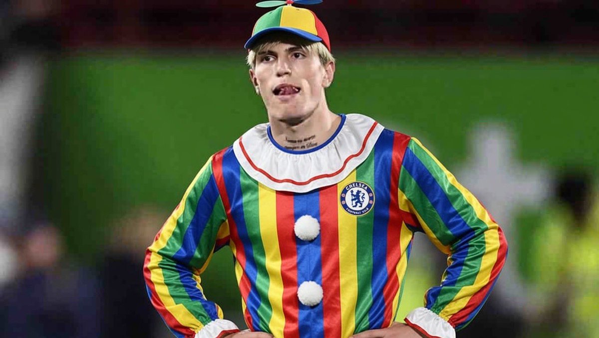 Samthekingofaura tweet media