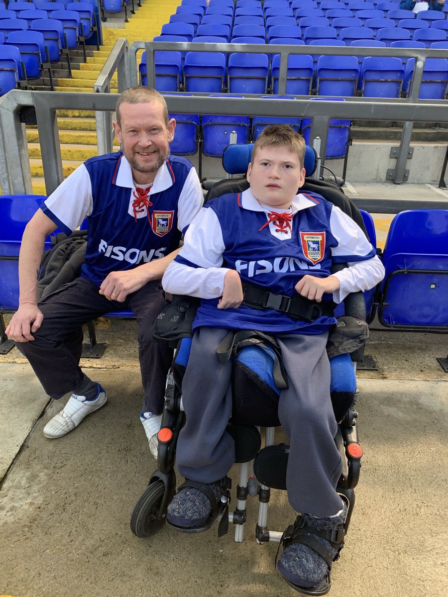 Happy Sunday to you all, hope you have a healthy, wonderful, serene day ahead. 🫂❤️❤️
Match day for us !!!
💪💙⚽️🤞COYB 👊
Uppa Towen ✊