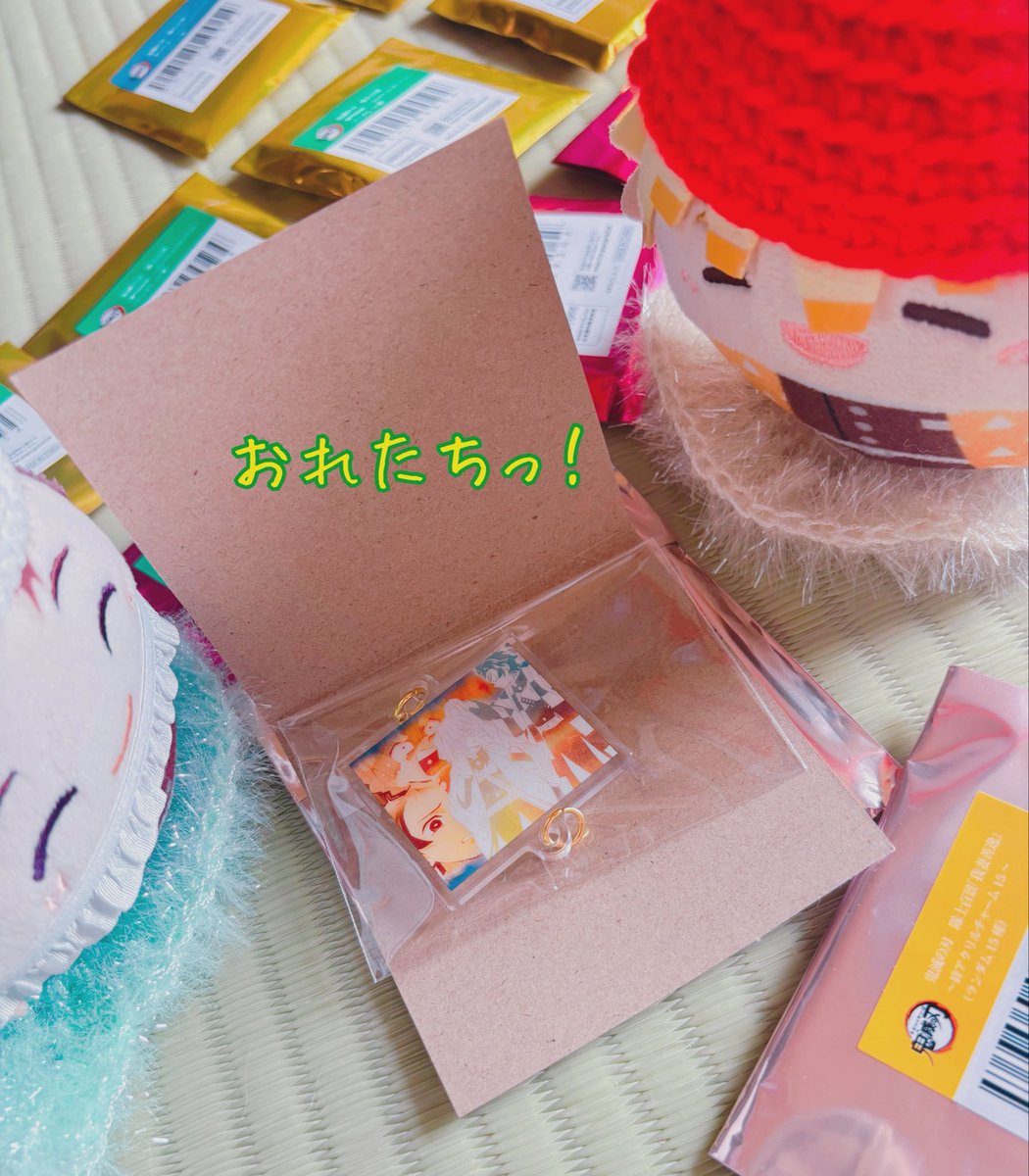 (  ˶ˊ ᗜ ˋ˶  )
ふわじろぉ！
たいしひゃっけぇ
きたねぇ！
どれからあけるぅ？

( ˶´◜◡◝`˶ )ﾝｯﾝ−…
これっ

✨( ˶´◜◡◝`˶ )ﾜｧ…！(  ˶ˊ ᗜ ˋ˶  )✨