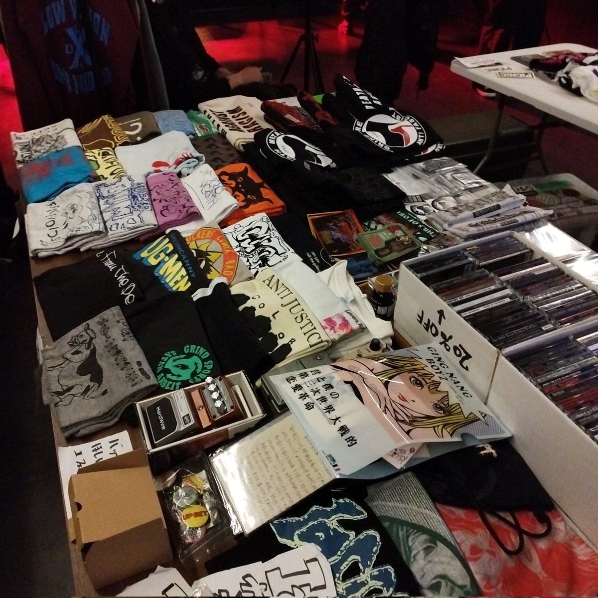 miasma_zine's tweet photo. 昨日はMORBID OBSESSIONにご出演、ご出店頂いた皆様、ご来場頂いた皆様、誠にありがとうございました。MARKETとGIGあわせて100人近くご来場頂き、1割がUNDER20でした。定期開催していきたいと思いますのでHORROR/EXTREME MUSICを愛する好事家の皆様、今後ともよろしくお願い致します。 https://t.co/KVgBBN6nPq