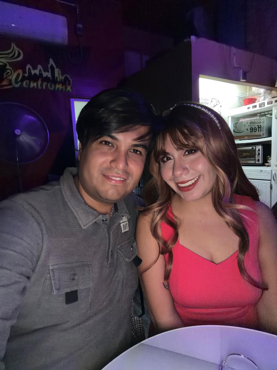 Sheriff & Sienna 🍍 tweet media