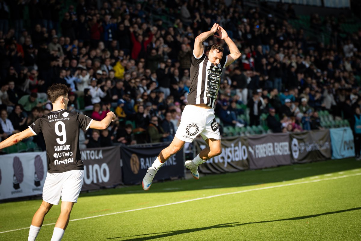 TPS ja SJK ottivat eilen yhteen Kupittaan illassa. Kotijoukkue oli selkeästi parempi läpi ottelun. Vauhdikasta pelaamista 90 minuuttia
Linkistä kuviin:
asalonen.kuvat.fi/Urheilukuvat/T…

#tps #sjk #veikkausliiga