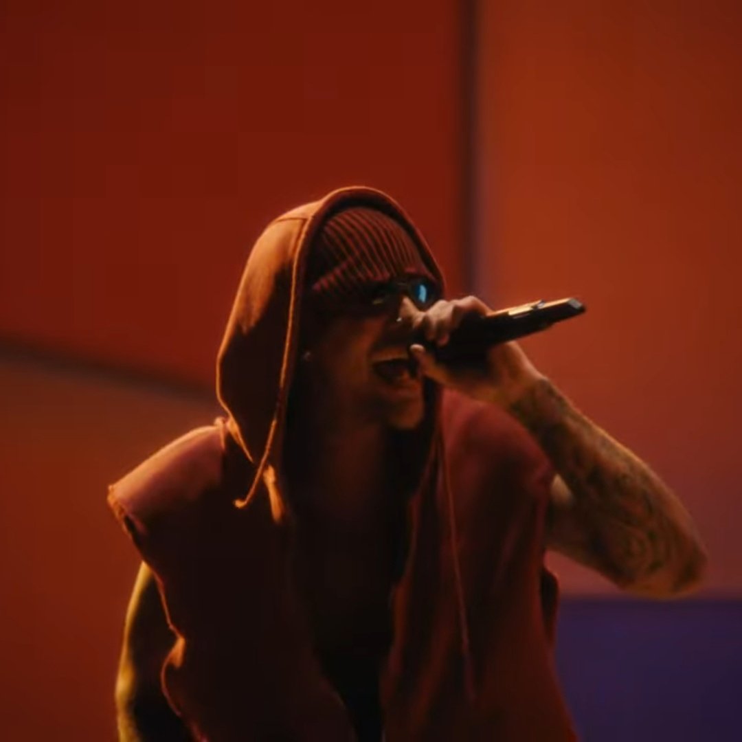 TheePopCore's tweet photo. Justin Bieber once again draws a massive crowd during his electrifying set at Coachella. https://t.co/31cI1TohPz