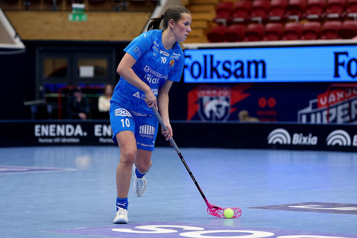 Dubbla uttåg i kvartsfinalerna 😔

HJ18 förlorade sin kvartsfinal mot Växjö med 5-4 efter förlängning 
Nu ställs de mot IBF Falun i placeringsmatch 👊🏼

DJ18 förlorade även de en tight match. Rönnby vann med 4-3.
Nu väntar Lindome IBK i placeringsmatch 💪🏼

#JSM
📸: Per Wiklund