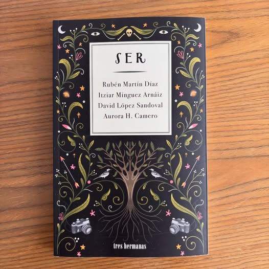 lucasfh1976's tweet image. #anewdayhascome #comienzaunnuevodía Leyendo “Ser”, los poemas de Rubén, Itziar, David y Aurora  @TresHermanasLib