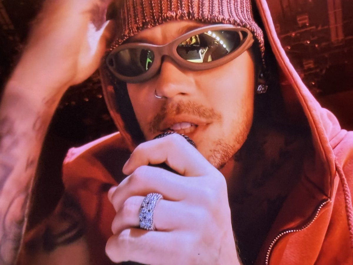 ؘ (@haileysmuse) on Twitter photo 