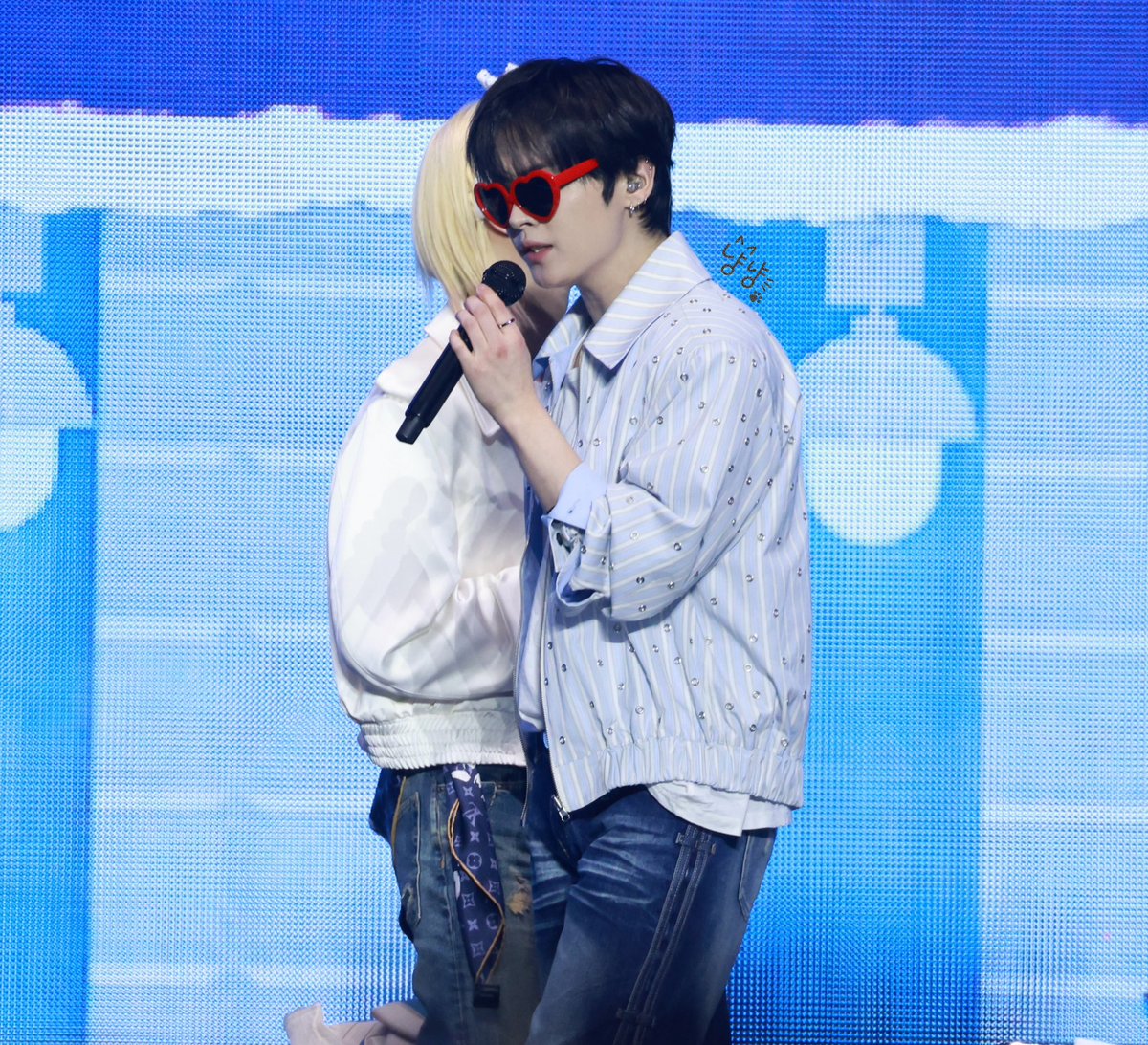 Felix_know_cat's tweet photo. 260405 스키즈 팬미팅 

냥냥노래방💛💙

#StrayKids  #Felix  #ピリちゃん
#스트레이키즈  #필릭스 #용복
#LeeKnow #リノ #리노
#냥냥라차 https://t.co/RdmYsNo63o