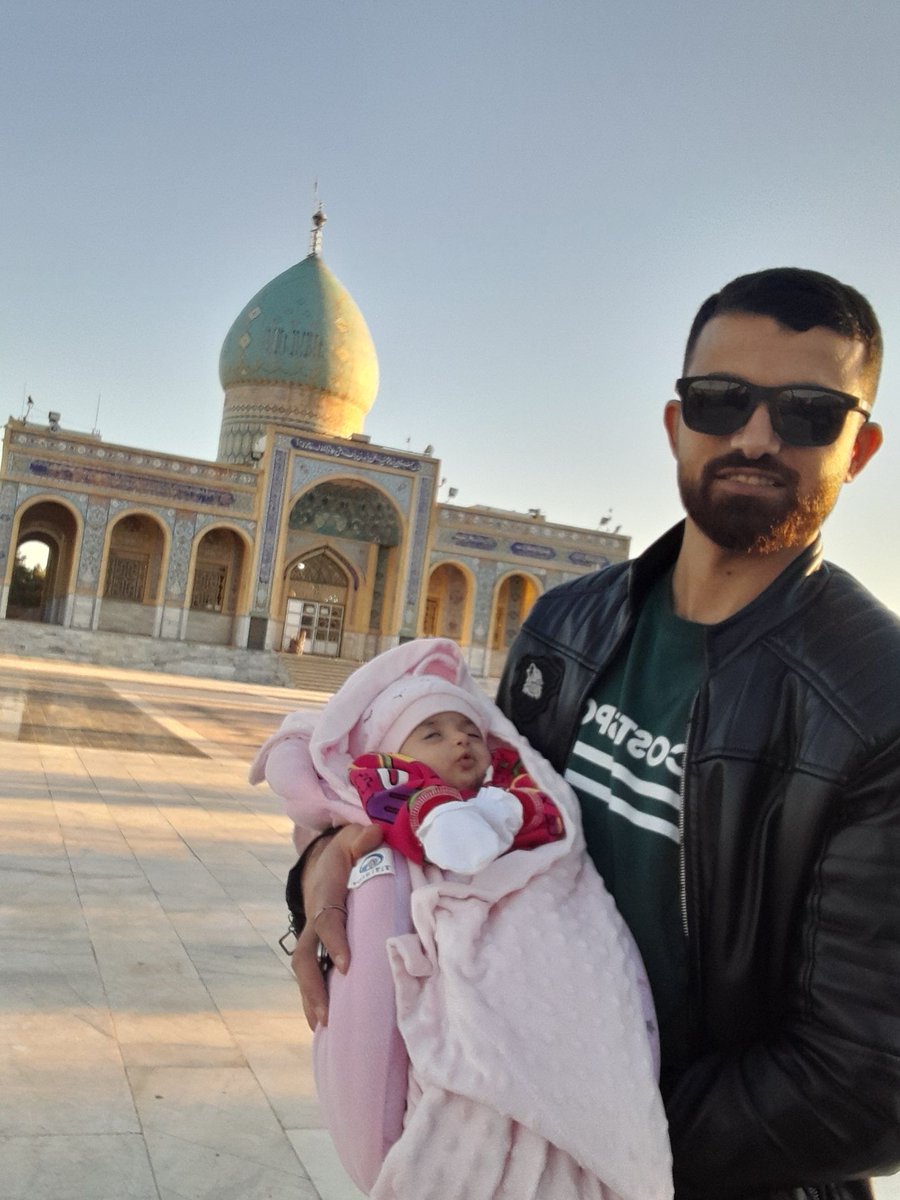 -تا ابد مدیون تو خانواده ات هستیم آقا جواد✌🏻
امروز به جای تو روز دختر رو به مهوا کوچولوت تبریک میگیم و باهاش عهد میبندیم تا پای جان در مسیرت قدم برداریم.
مارو فراموش نکنی برادر✌🏻
#لبخند_خدا