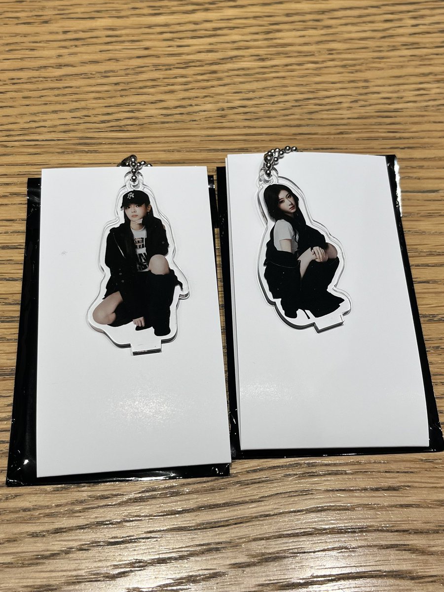 ꧁ 즈즈 ꧂ tweet media