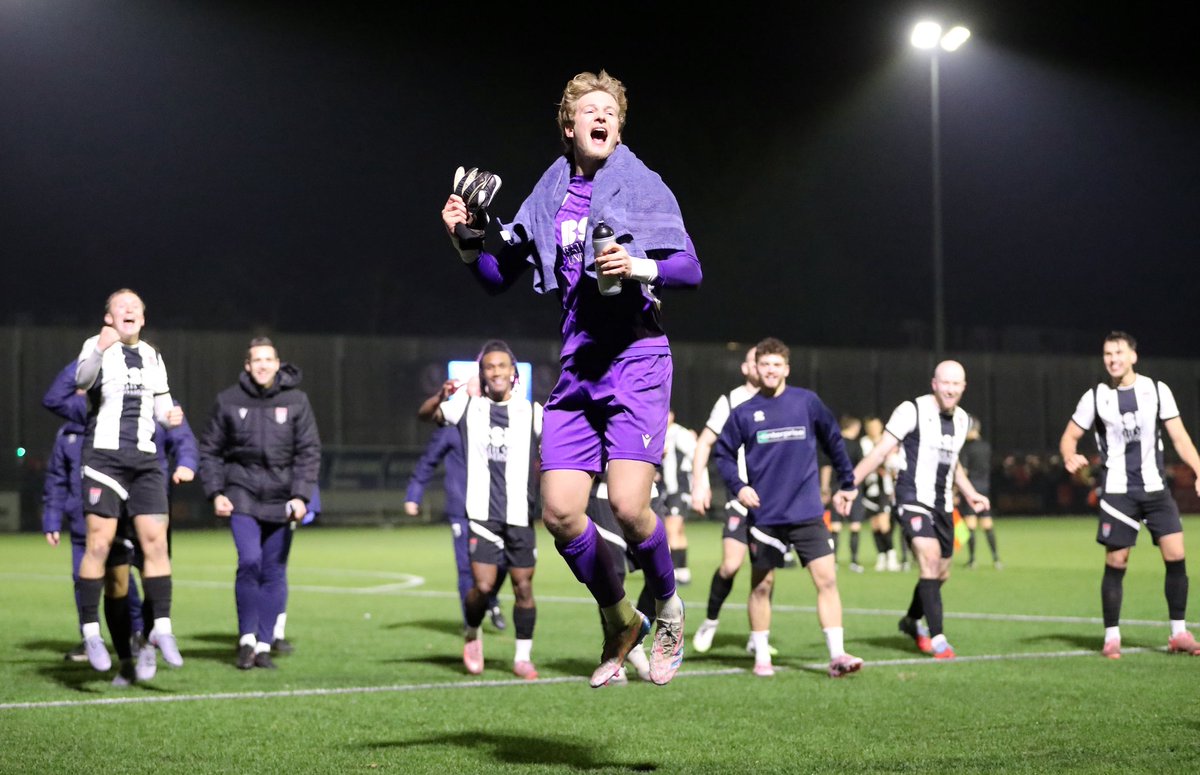 BathCity_FC's tweet image. Lightning can strike twice ⚡️

⚫️⚪️ #Romans