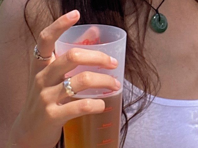 hola.. si ahir ereu a olimpiadesganapies i avui us heu despertat amb aquest anell onduladet feumel arribar perdeu per lo q mes volgueu q era d ma AVIA! sisplau.. no enteneu els nivells de fatal sisplins feu rt perq li arribi a la gent nsq