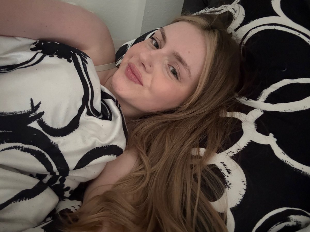 Leniii💕 tweet media