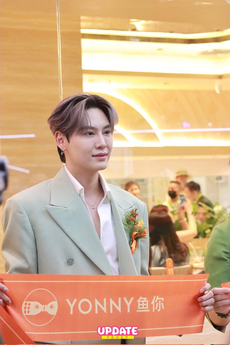 UPDATE TODAY tweet media