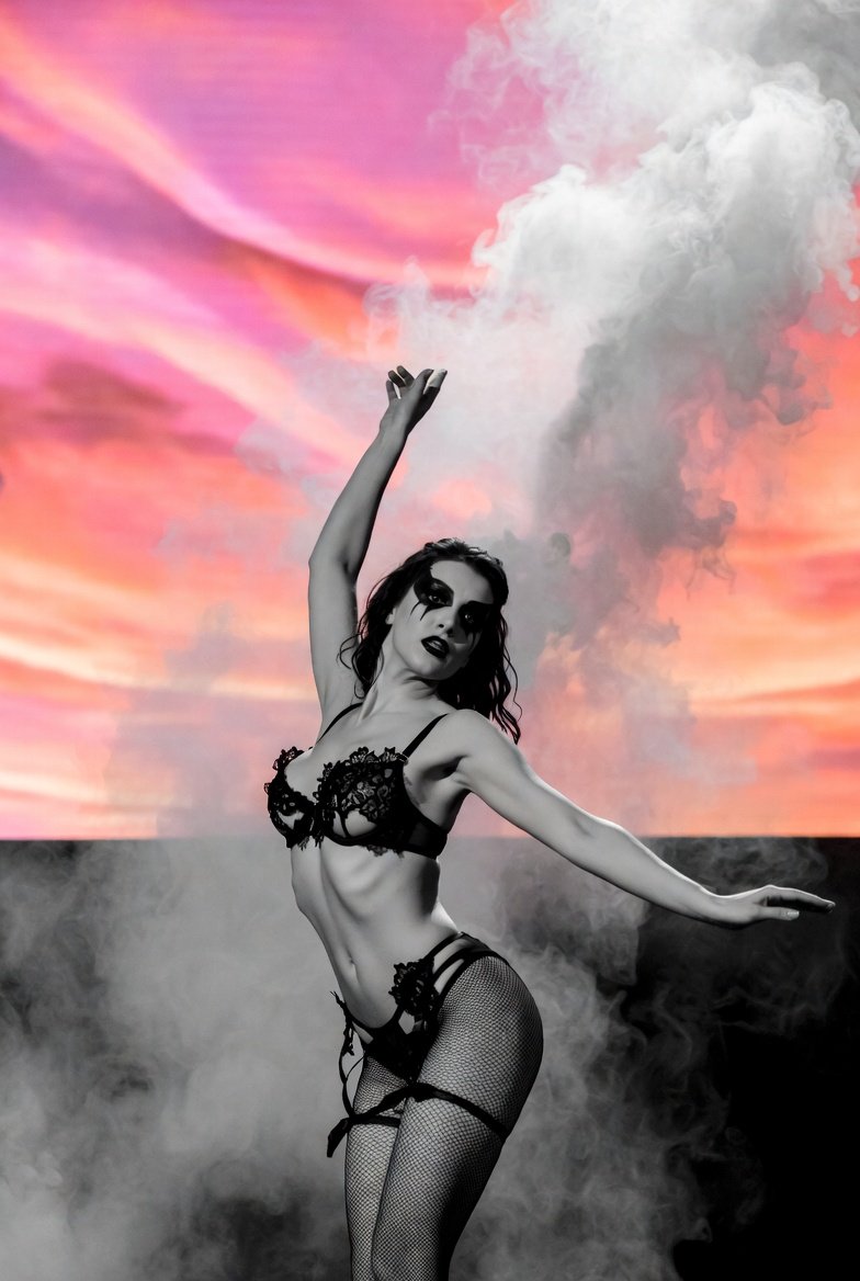 VelocityVe23's tweet image. Mistress Davina Delight
Status: Accomplished 

#Aiart
#Burlesque