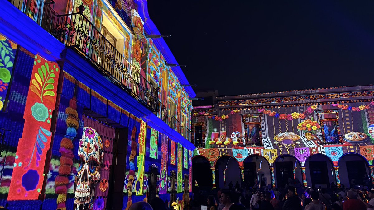 Cardozo2015088's tweet photo. Glow México Puebla https://t.co/wAbWdnl5Ht