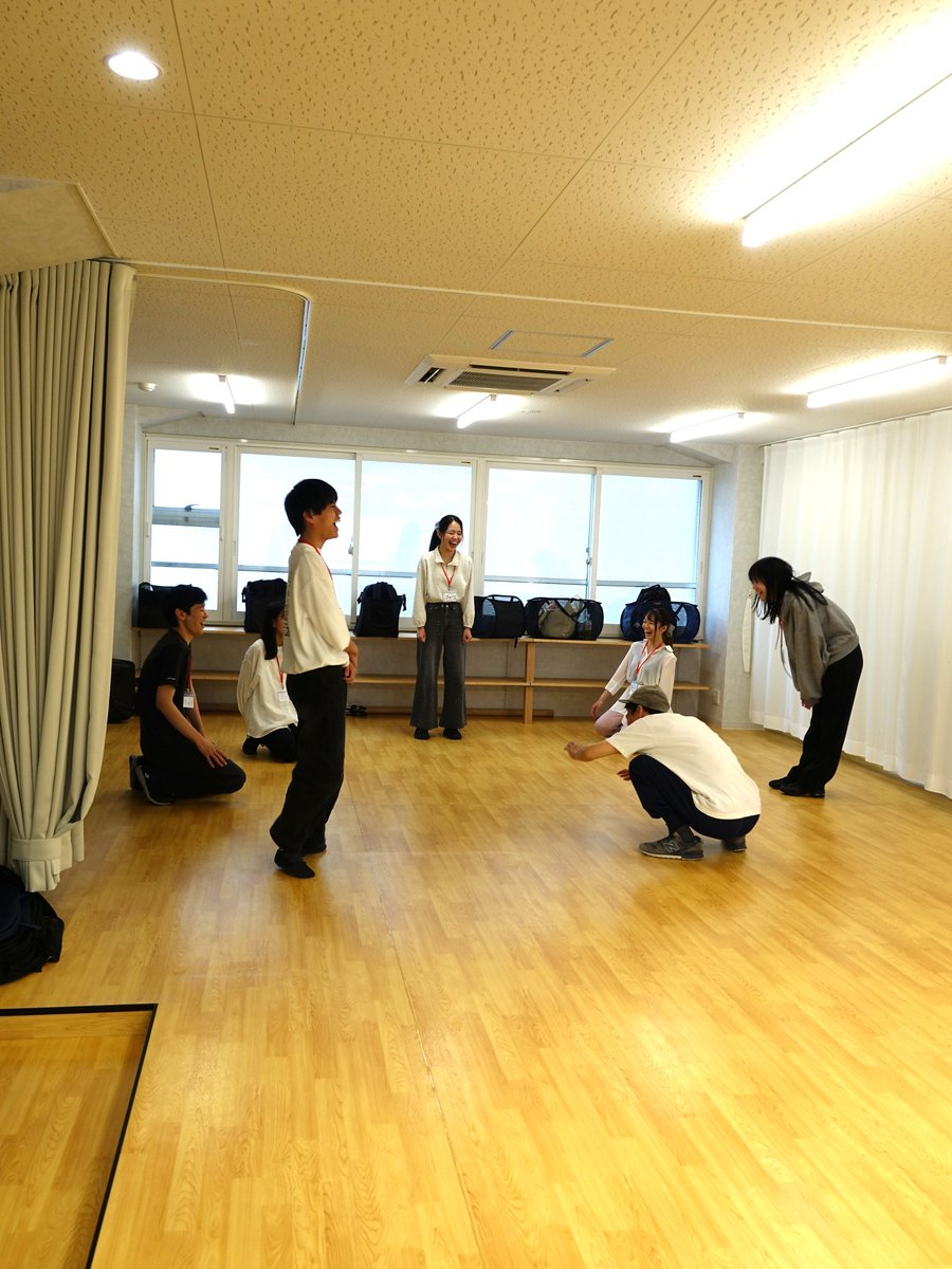 日曜PLAYコースの様子🐣
ゲーム形式で演技を楽しく学んでいます！
ゲーム中も笑いが絶えずとっても楽しそうな写真が取れました🥰
体験レッスン受付中▷actlabo.jp