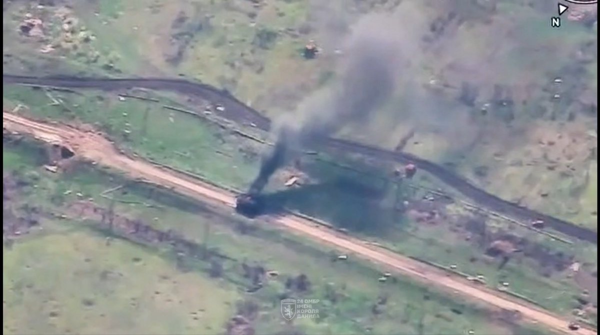 ⚡️Fellas, in the screenshot you can see burning Russian armored vehicles near Chasiv Yar, destroyed by soldiers of the 24th Brigade.

Please consider donating for drone detectors. They will warn about FPV threats and save lives: kovtunovych@yahoo.com

Please support and share!