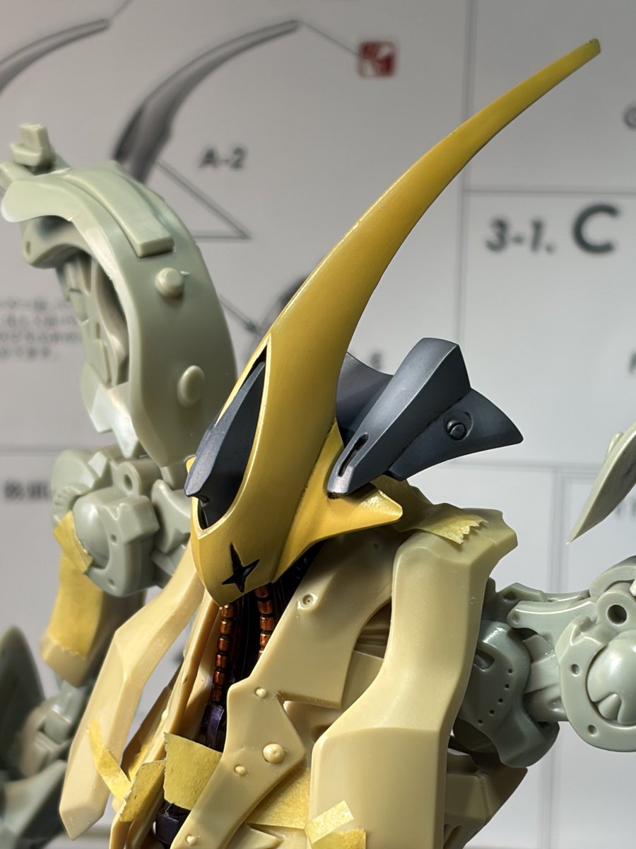Zaberu's tweet photo. #はぐ組み
ゆっくり制作中のヴァイオラ。
パープルの部分と頭部の塗装が終わりました。 https://t.co/lhOQdfY0G8