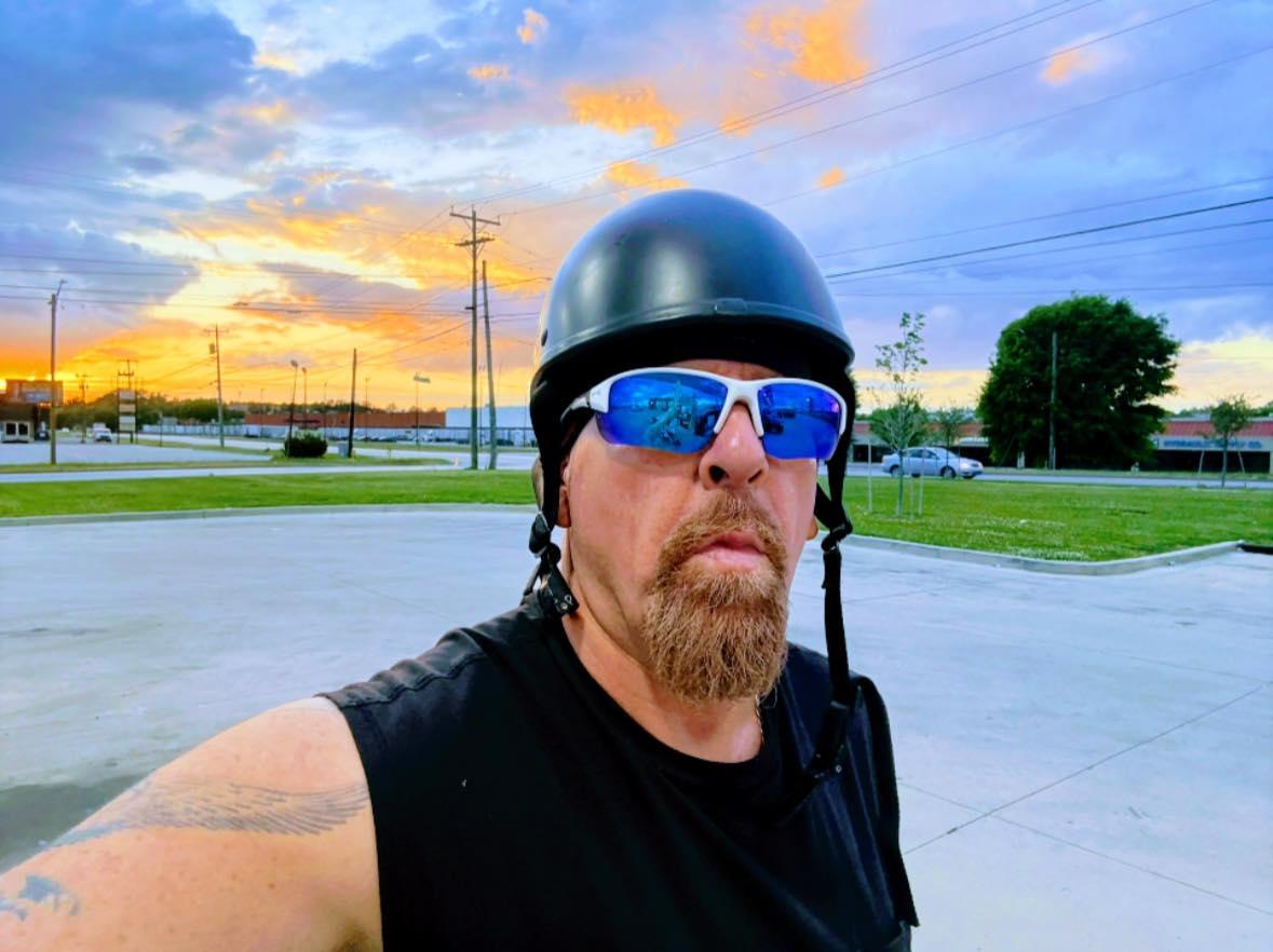 YNoghtmare81496's tweet image. #redneck #countryboy #camo #leather #BIKERS #harleydavidson #gangster #smoker #mansmells #manstink #smellyarmpits #stink #sweatyarmpits #blucollar #smellyfeet #smoker #beardedmen #dirtyjeans